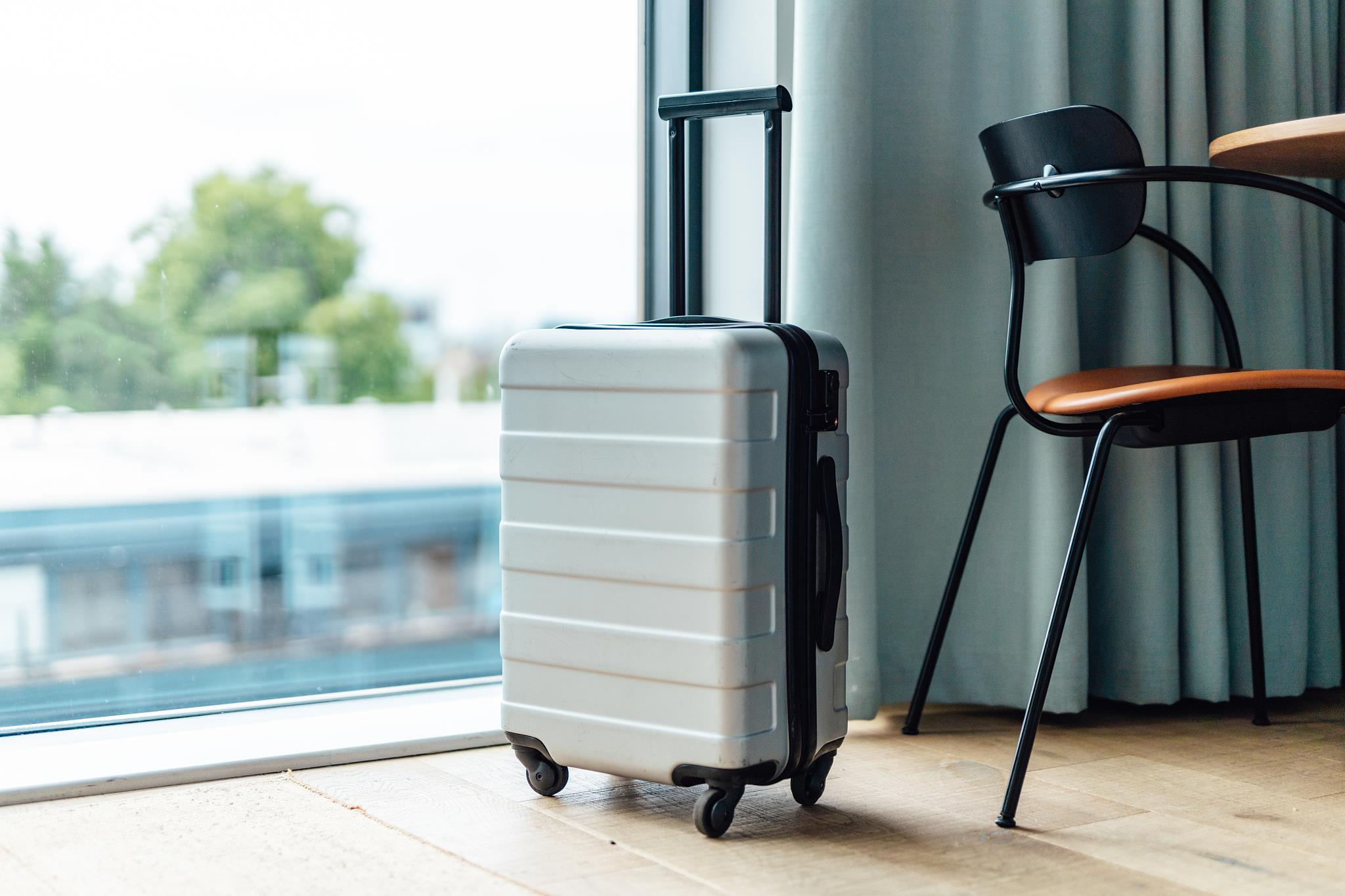 電動(dòng)行李箱為何不讓帶上公交車？一文了解攜帶含鋰電池物品規(guī)定